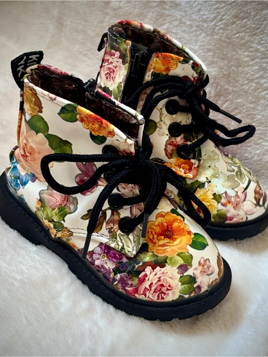 no brand Other - Toddler Floral Combat Boots Size 21 (5.5/6) Cottagecore Grunge